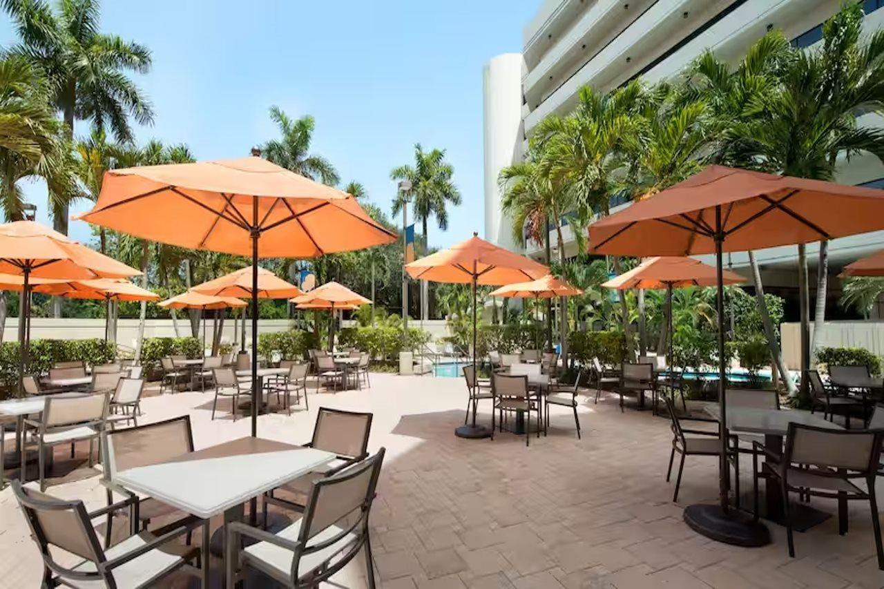 Embassy Suites Boca Raton Exterior photo