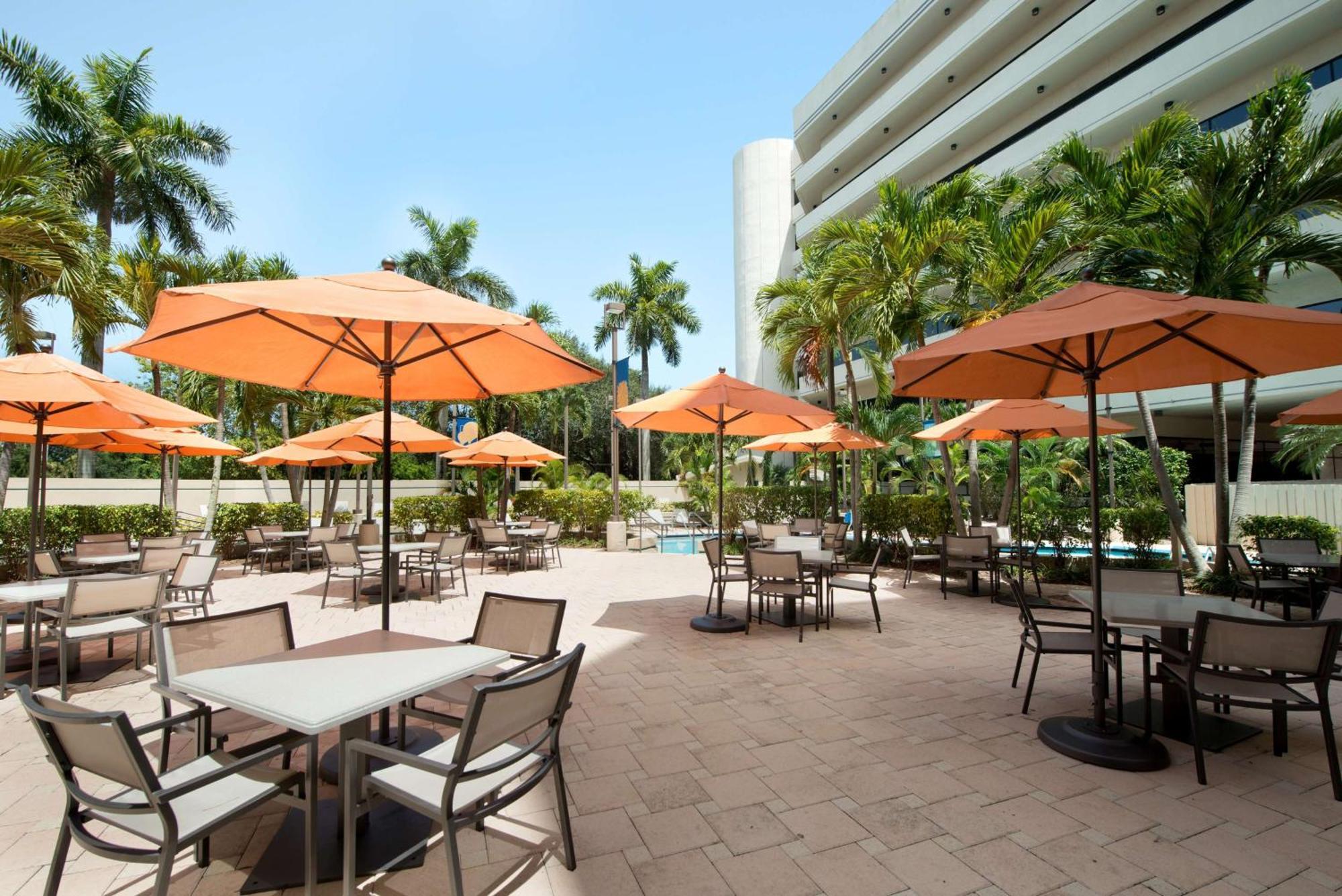 Embassy Suites Boca Raton Exterior photo