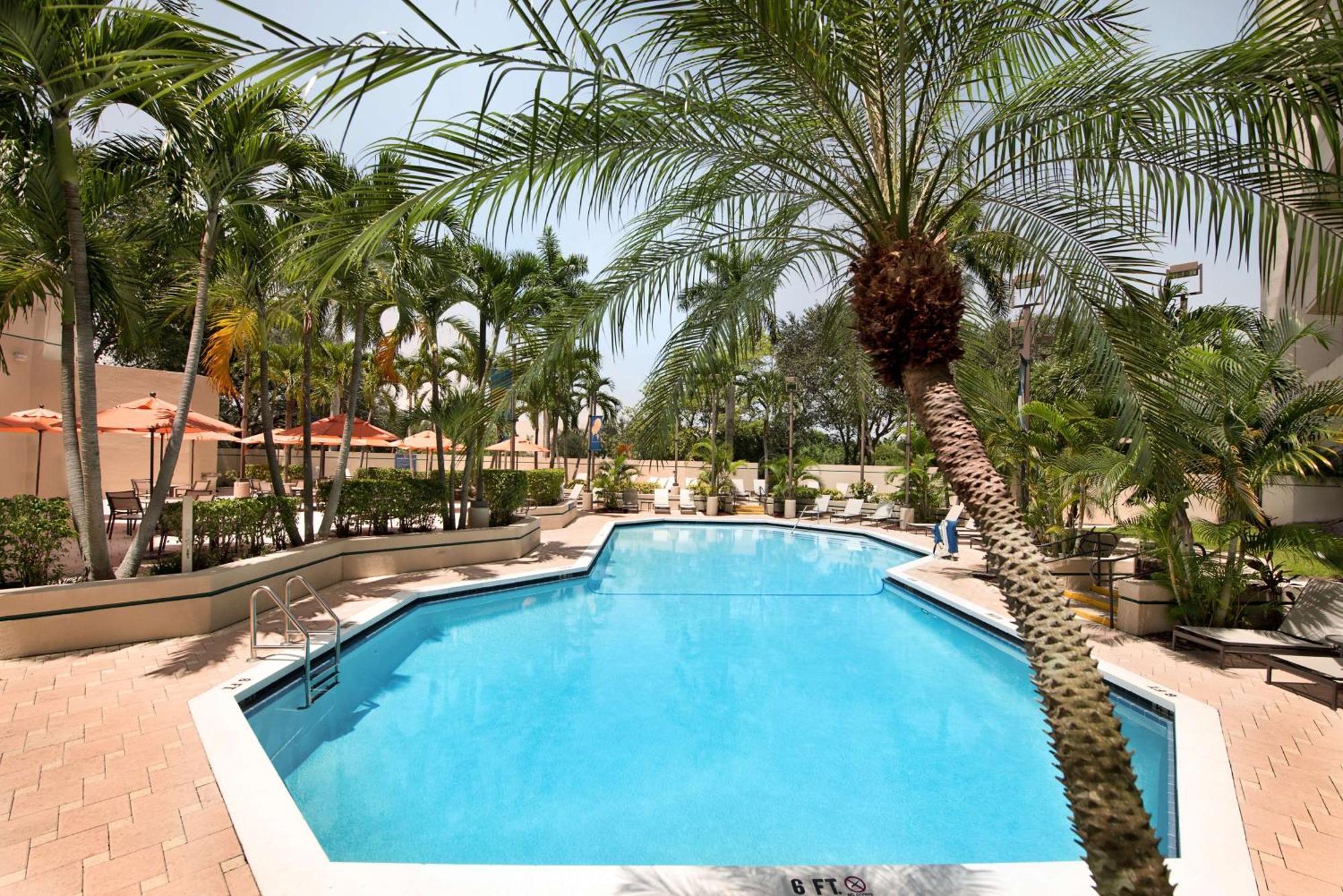 Embassy Suites Boca Raton Exterior photo