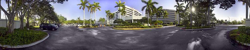 Embassy Suites Boca Raton Exterior photo